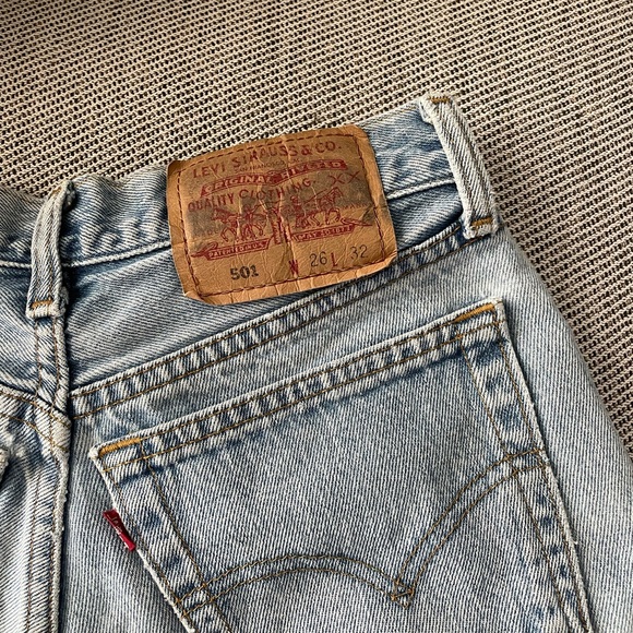 Vintage Levi’s Shorts - Picture 5 of 6
